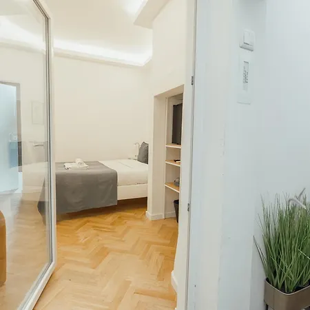 Four Horizons By Hosty Guest house
