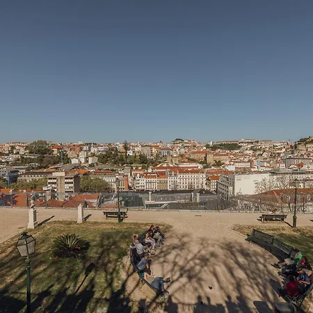 Four Horizons By Hosty Lisboa
